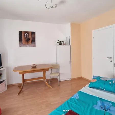 Apartment By The Sea