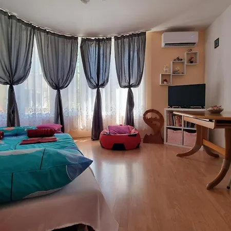 Apartment By The Sea *